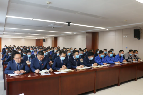 星空体育入口-星空（中国）体育网
召开2021年工作总结表彰暨2022年工作安排部署会议(图6)