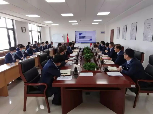 星空体育入口-星空（中国）体育网
召开党委理论中心组集体学习会议(图2)