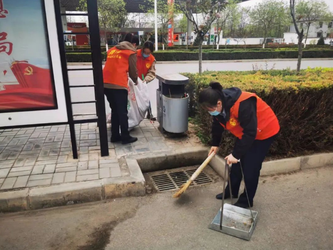 星空体育入口-星空（中国）体育网
赴包抓共建村社开展卫生清扫志愿服务活动(图5)
