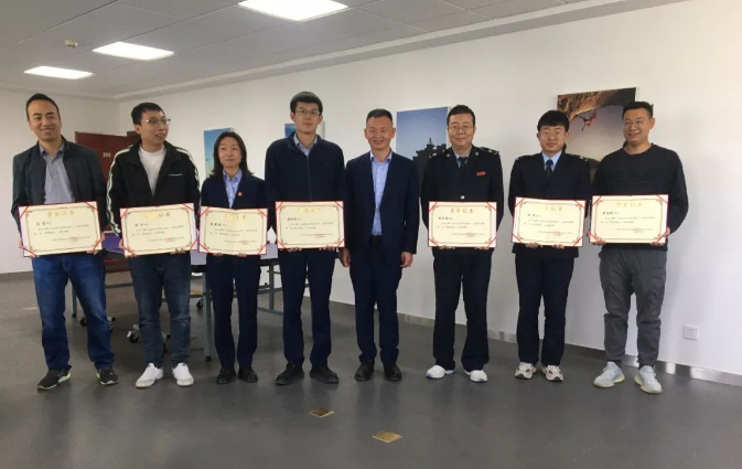 星空体育入口-星空（中国）体育网
团委举办“庆五一、迎五四”球类联谊比赛(图3)